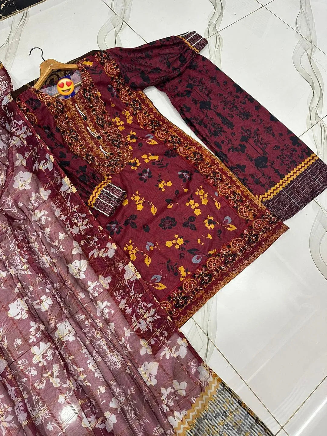 3 Pcs Women's Stitched Lawn Embroidered Suit